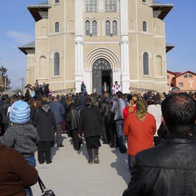 17 aprilie: Buruieneşti: Calea Sfintei Cruci a Familiilor pe străzile satului