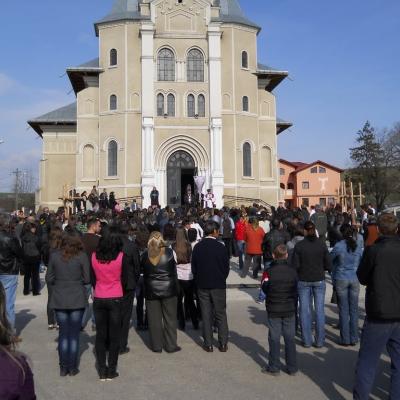 17 aprilie: Buruieneşti: Calea Sfintei Cruci a Familiilor pe străzile satului