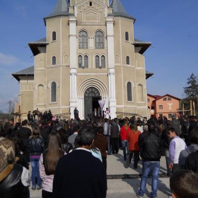 17 aprilie: Buruieneşti: Calea Sfintei Cruci a Familiilor pe străzile satului