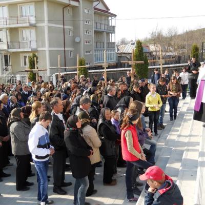 17 aprilie: Buruieneşti: Calea Sfintei Cruci a Familiilor pe străzile satului