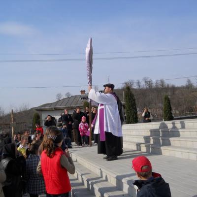 17 aprilie: Buruieneşti: Calea Sfintei Cruci a Familiilor pe străzile satului