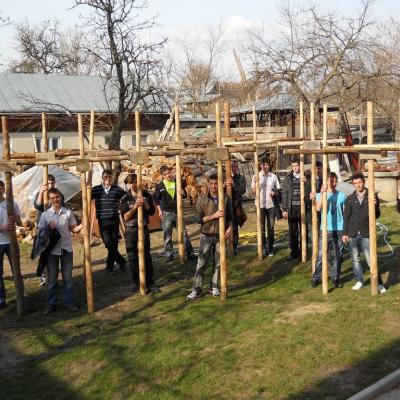 17 aprilie: Buruieneşti: Calea Sfintei Cruci a Familiilor pe străzile satului