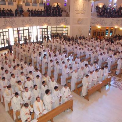 21 aprilie: Iaşi: Liturghia crismei
