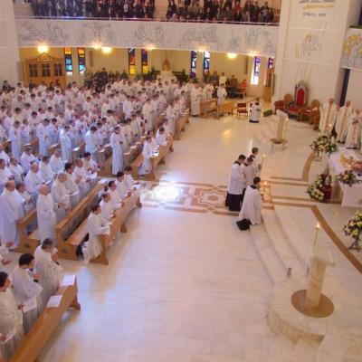 21 aprilie: Iaşi: Liturghia crismei
