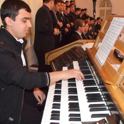 21 aprilie: Iaşi: Liturghia crismei