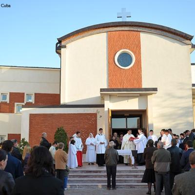23 aprilie: Măgura (BC): Slujba Învierii la Căminul de bătrâni "Sfânta Faţă a lui Isus" (foto: FOCUS)
