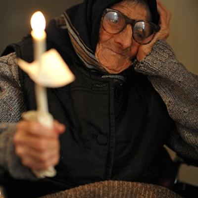 23 aprilie: Măgura (BC): Slujba Învierii la Căminul de bătrâni "Sfânta Faţă a lui Isus" (foto: FOCUS)