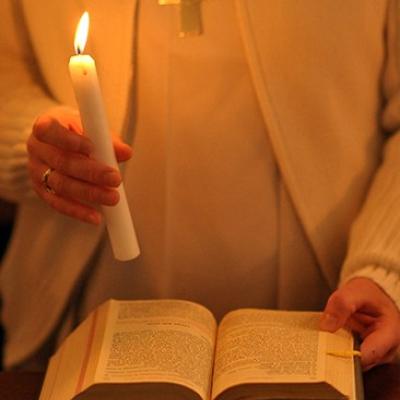 23 aprilie: Măgura (BC): Slujba Învierii la Căminul de bătrâni "Sfânta Faţă a lui Isus" (foto: FOCUS)
