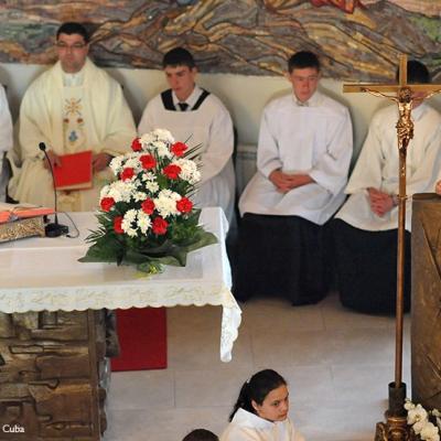 23 aprilie: Măgura (BC): Slujba Învierii la Căminul de bătrâni "Sfânta Faţă a lui Isus" (foto: FOCUS)