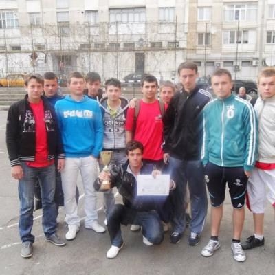 27-29 aprilie: Roman: Al VIII-lea turneu de fotbal interparohial