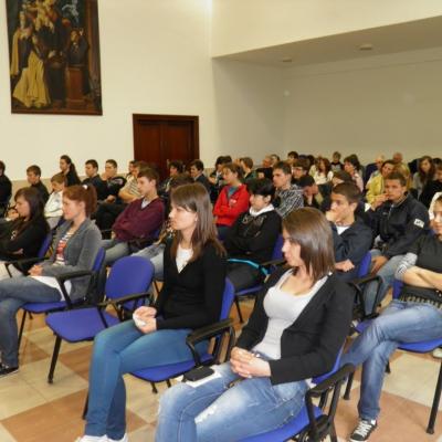 28-30 aprilie: Ciofliceni: Olimpiada naţională de religie catolică