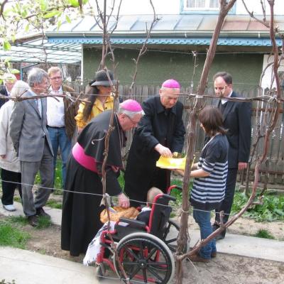 29 şi 30 aprilie: Roman: Sfinţirea şi inaugurarea a trei noi proiecte ale Asociaţiei Caritas