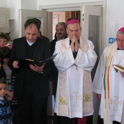 29 şi 30 aprilie: Roman: Sfinţirea şi inaugurarea a trei noi proiecte ale Asociaţiei Caritas