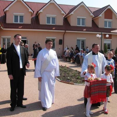 29 şi 30 aprilie: Roman: Sfinţirea şi inaugurarea a trei noi proiecte ale Asociaţiei Caritas