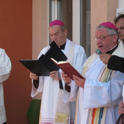 29 şi 30 aprilie: Roman: Sfinţirea şi inaugurarea a trei noi proiecte ale Asociaţiei Caritas