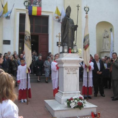 1 mai: Suceava: Ziua beatificării papei Ioan Paul al II-lea