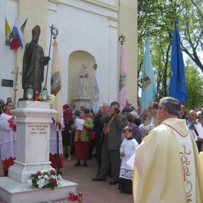 1 mai: Suceava: Ziua beatificării papei Ioan Paul al II-lea