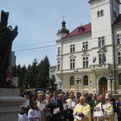 1 mai: Suceava: Ziua beatificării papei Ioan Paul al II-lea