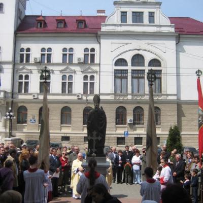 1 mai: Suceava: Ziua beatificării papei Ioan Paul al II-lea
