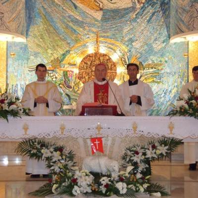 1 mai: Iaşi (catedrală): Liturghie de mulţumire pentru împlinirea a 21 de ani de episcopat ai PS Petru Gherghel