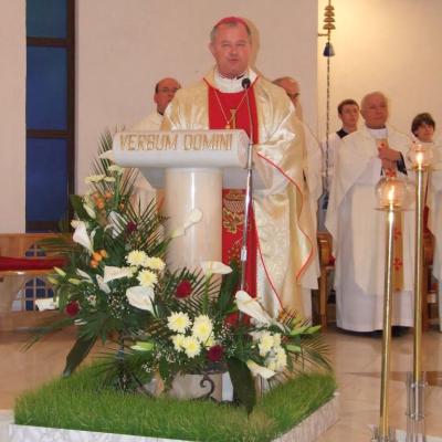 1 mai: Iaşi (catedrală): Liturghie de mulţumire pentru împlinirea a 21 de ani de episcopat ai PS Petru Gherghel