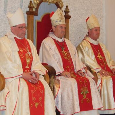 1 mai: Iaşi (catedrală): Liturghie de mulţumire pentru împlinirea a 21 de ani de episcopat ai PS Petru Gherghel