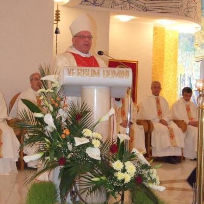 1 mai: Iaşi (catedrală): Liturghie de mulţumire pentru împlinirea a 21 de ani de episcopat ai PS Petru Gherghel