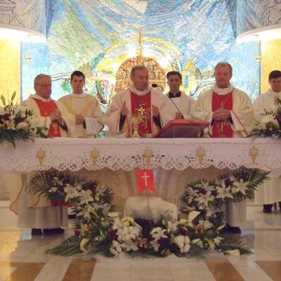 1 mai: Iaşi (catedrală): Liturghie de mulţumire pentru împlinirea a 21 de ani de episcopat ai PS Petru Gherghel