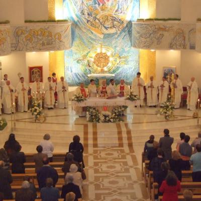 1 mai: Iaşi (catedrală): Liturghie de mulţumire pentru împlinirea a 21 de ani de episcopat ai PS Petru Gherghel