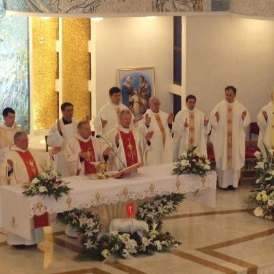 1 mai: Iaşi (catedrală): Liturghie de mulţumire pentru împlinirea a 21 de ani de episcopat ai PS Petru Gherghel