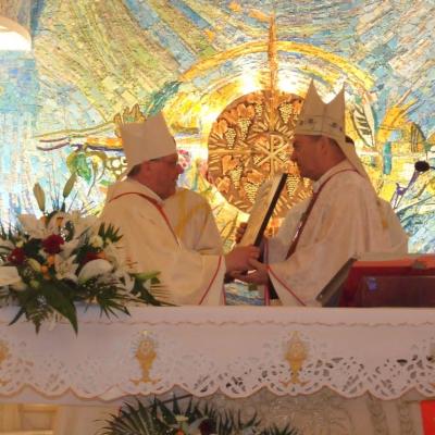 1 mai: Iaşi (catedrală): Liturghie de mulţumire pentru împlinirea a 21 de ani de episcopat ai PS Petru Gherghel
