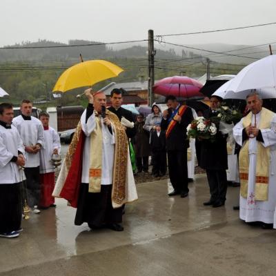 7 mai: Cacica: Liturghie de mulţumire pentru beatificarea Sfântului Părinte papa Ioan Paul al II-lea, la sanctuarul marian - Bazilica Minor