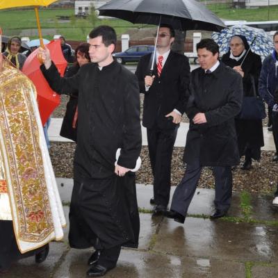 7 mai: Cacica: Liturghie de mulţumire pentru beatificarea Sfântului Părinte papa Ioan Paul al II-lea, la sanctuarul marian - Bazilica Minor