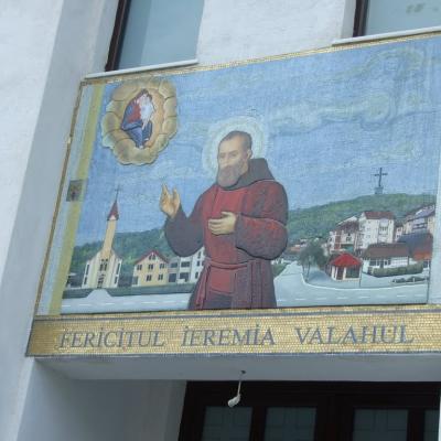 8 mai: Tomeşti: Sfinţirea bisericii "Fericitul Ieremia Valahul" şi consacrarea altarului