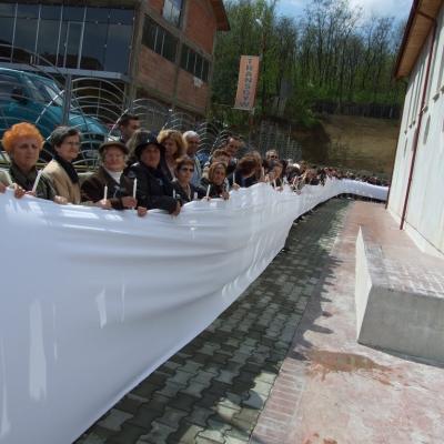 8 mai: Tomeşti: Sfinţirea bisericii "Fericitul Ieremia Valahul" şi consacrarea altarului