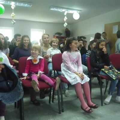 8 mai: Iaşi ("Sfânta Tereza"): Concursuri şi aniversare
