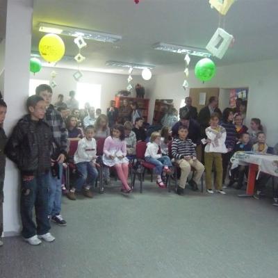 8 mai: Iaşi ("Sfânta Tereza"): Concursuri şi aniversare