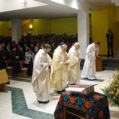 8 mai: Oneşti: Hramul sanctuarului "Fericitul Ieremia"