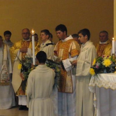 8 mai: Oneşti: Hramul sanctuarului "Fericitul Ieremia"