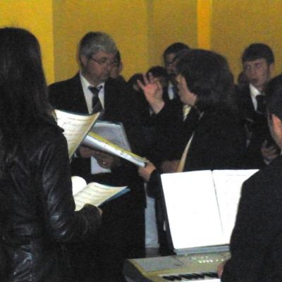 8 mai: Oneşti: Hramul sanctuarului "Fericitul Ieremia"