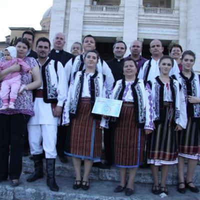8 mai: Roma: Românii au "incendiat" Roma la cea de-a XX-a ediţie a "Sărbătorii popoarelor" - "Festa dei popoli"