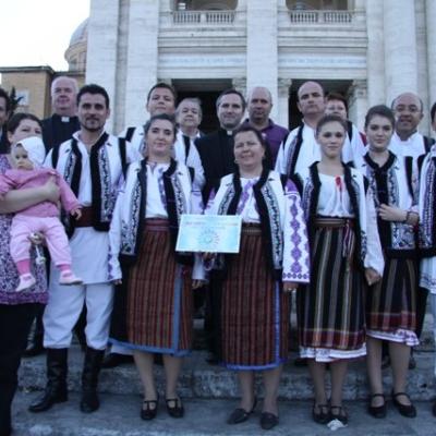 8 mai: Roma: Românii au "incendiat" Roma la cea de-a XX-a ediţie a "Sărbătorii popoarelor" - "Festa dei popoli"