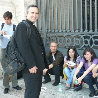 8 mai: Roma: Românii au "incendiat" Roma la cea de-a XX-a ediţie a "Sărbătorii popoarelor" - "Festa dei popoli"
