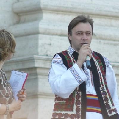 8 mai: Roma: Românii au "incendiat" Roma la cea de-a XX-a ediţie a "Sărbătorii popoarelor" - "Festa dei popoli"
