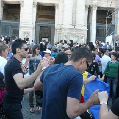 8 mai: Roma: Românii au "incendiat" Roma la cea de-a XX-a ediţie a "Sărbătorii popoarelor" - "Festa dei popoli"