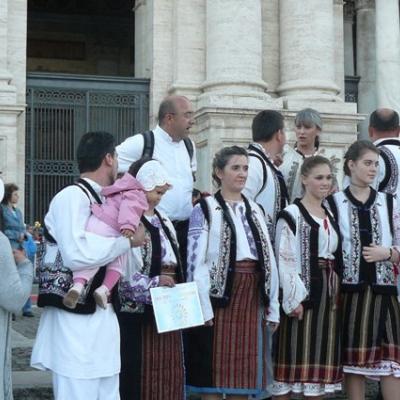 8 mai: Roma: Românii au "incendiat" Roma la cea de-a XX-a ediţie a "Sărbătorii popoarelor" - "Festa dei popoli"