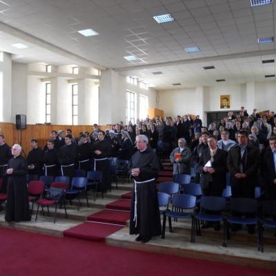 8 mai: Roman: Întâlnirea persoanelor consacrate