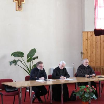 8 mai: Roman: Întâlnirea persoanelor consacrate