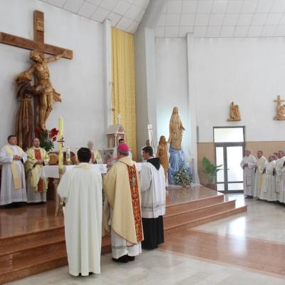 8 mai: Roman: Întâlnirea persoanelor consacrate