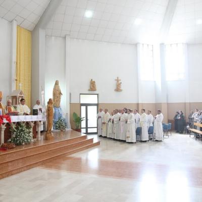 8 mai: Roman: Întâlnirea persoanelor consacrate